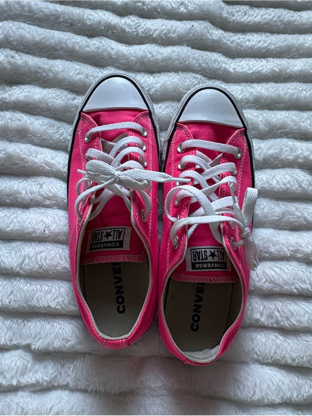 Converse Chuck Taylor All Star Low Top Neon Pink Canvas Sneakers - Picture 8 of 9